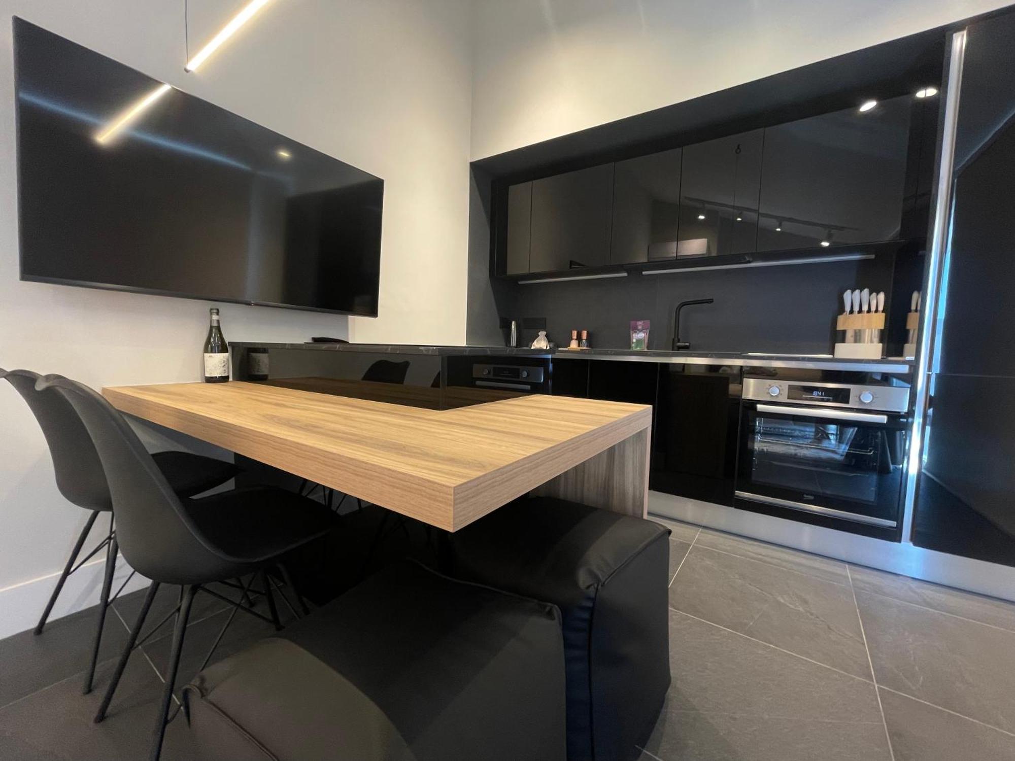 2 Bedroom Penthouse Apartment *