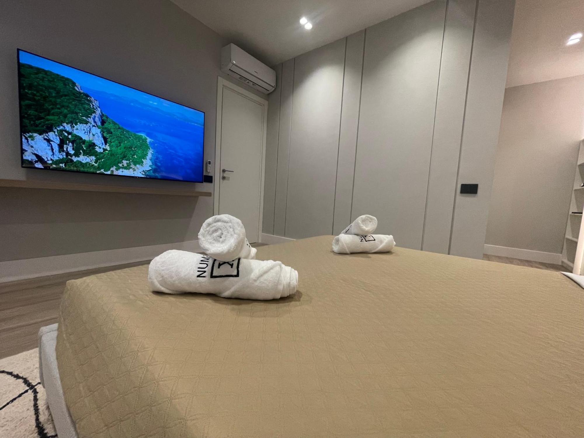Apartment 2 Bedroom Penthouse *