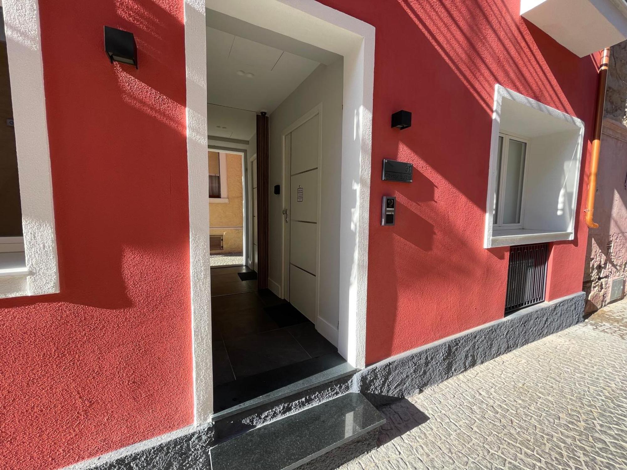 2 Bedroom Penthouse Apartment *